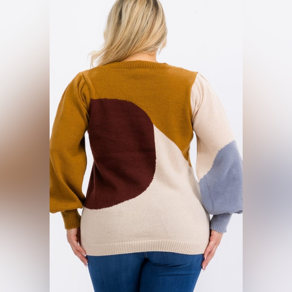 Chic Curves Abstract Pullover - Picture 3 of 4